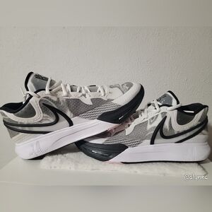 Nike Men's Black and White Athletic Shoes
